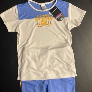 Adidas t shirt and capri pants size  XL